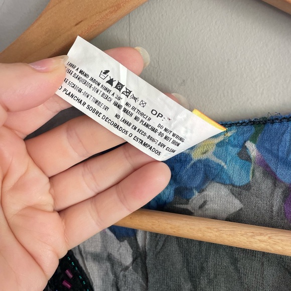 Agua Bendita hand headed cover up - Picture 10 of 16